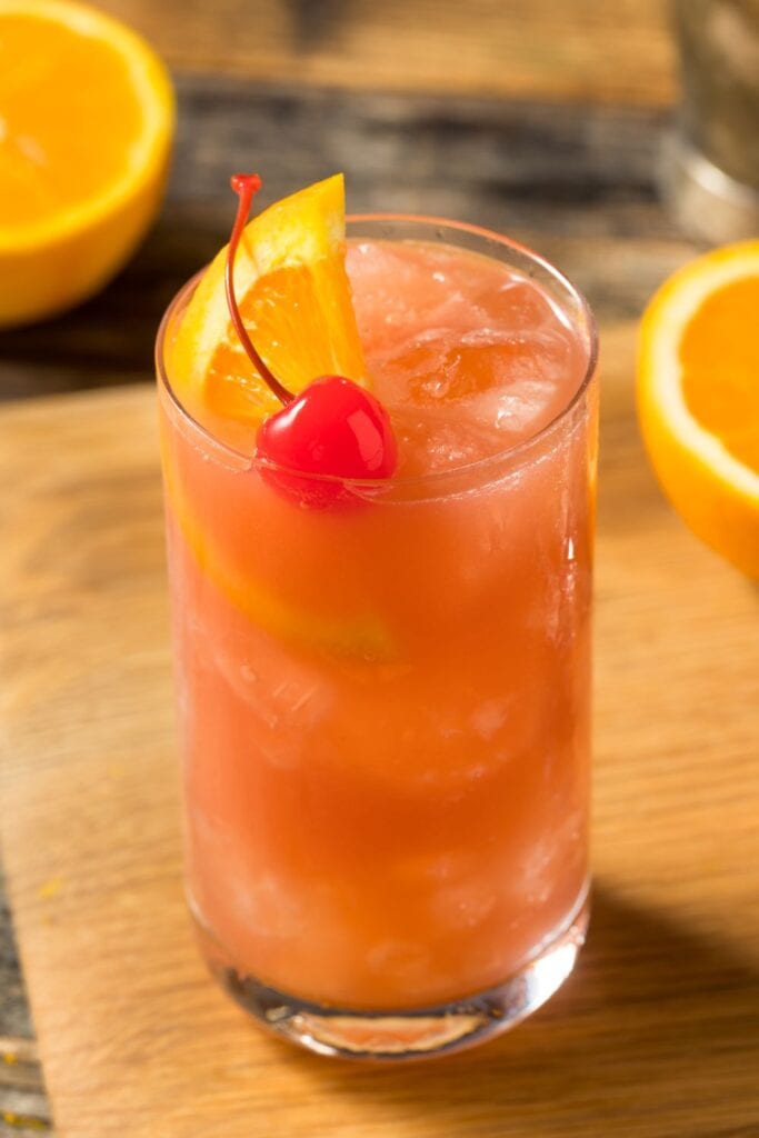 Easy Peach Schnapps Drinks Recipes: Simple and Delicious Cocktails