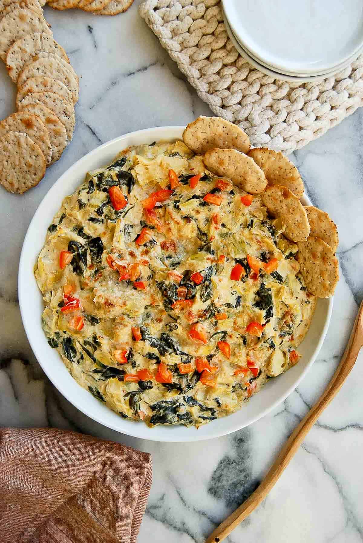 Want a healthier dip? Try this spinach artichoke dip no mayo (its so good)