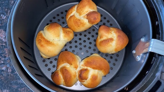 Cooking Frozen Garlic Knots in Air Fryer: Tips and Tricks