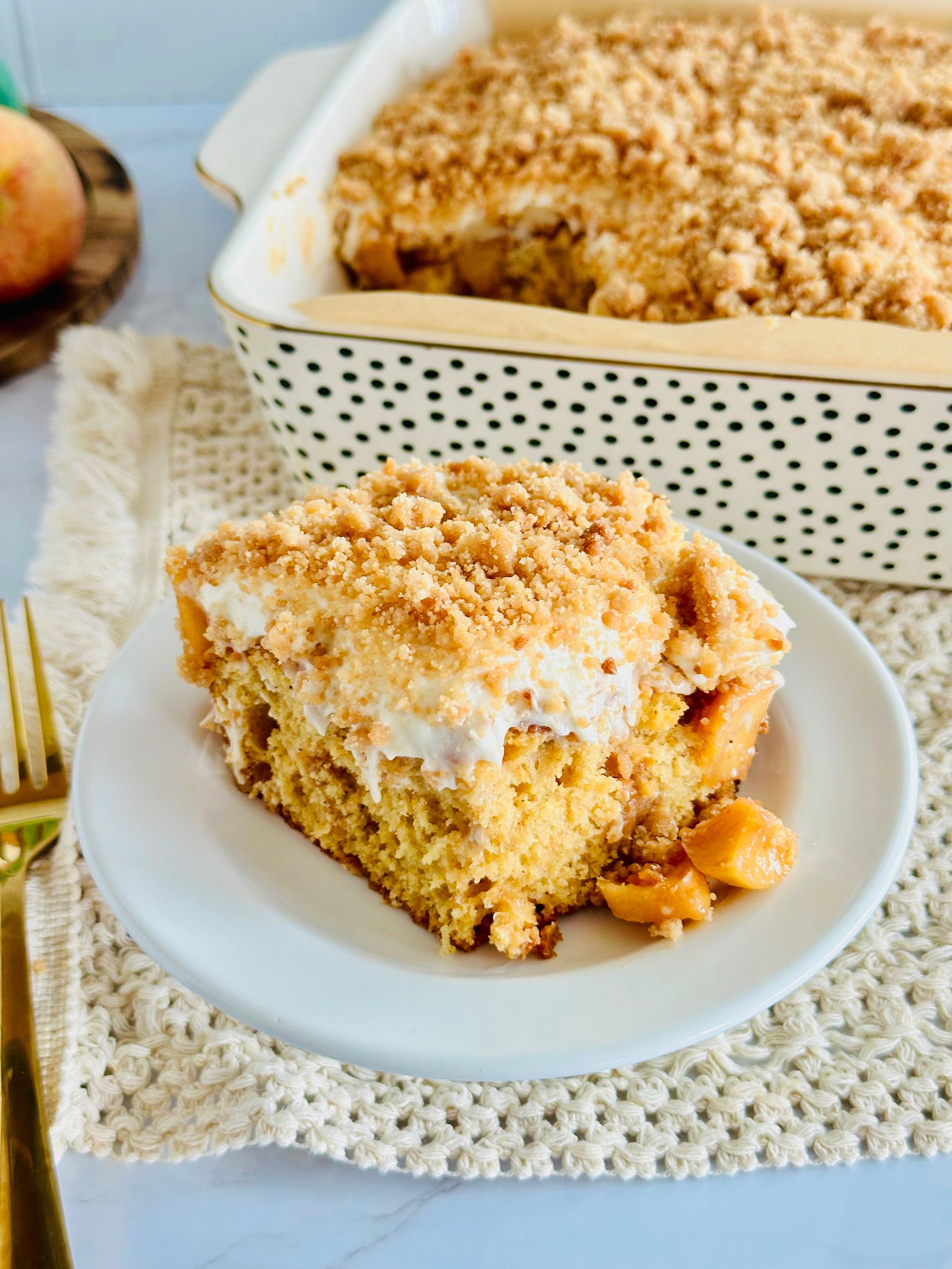 Yummy Apple Cobbler Cake: Perfect for Any Occasion