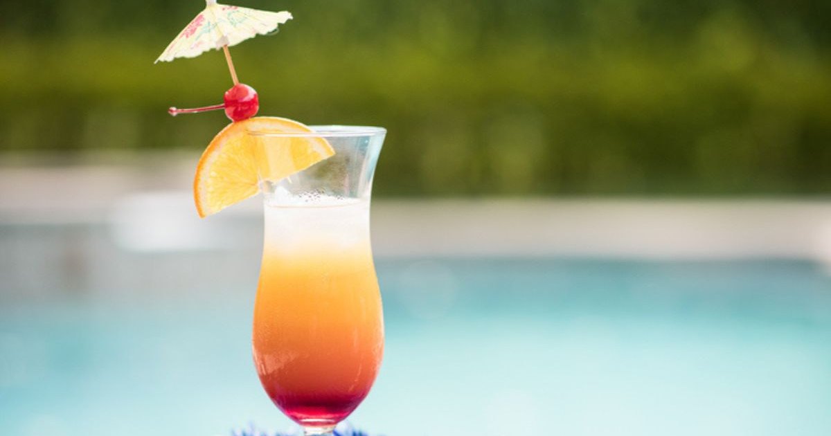 Easy Bahama Breeze Cocktail Recipe: Taste the Tropical Paradise