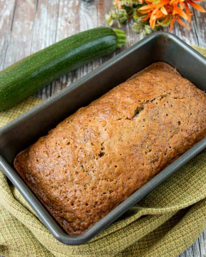 Quick Zucchini Recipes(Learn About the Largest Zucchini and Make Zucchini Bread at Home)