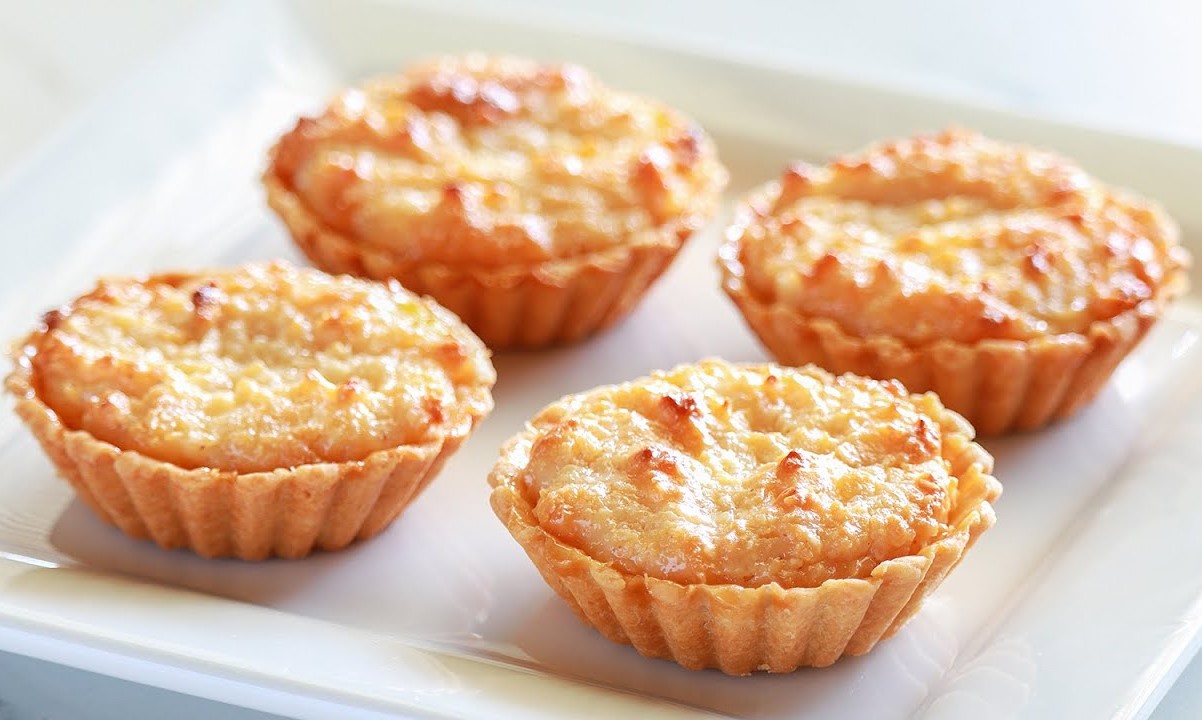 Coconut Tart: A Tropical Treat for Any Occasion (Simple Ingredients)