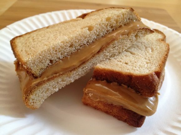 Peanut Butter Sandwich with Honey Jelly: The Best School Lunch Ever