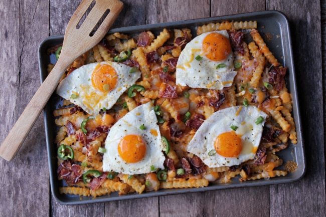 Fries with Egg and Vegetables: The Perfect Breakfast or Brunch