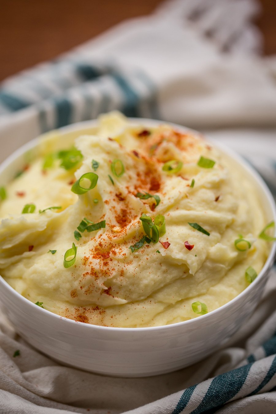 Whip Up Mashed Potatoes and Gravy with Scallions Tonight