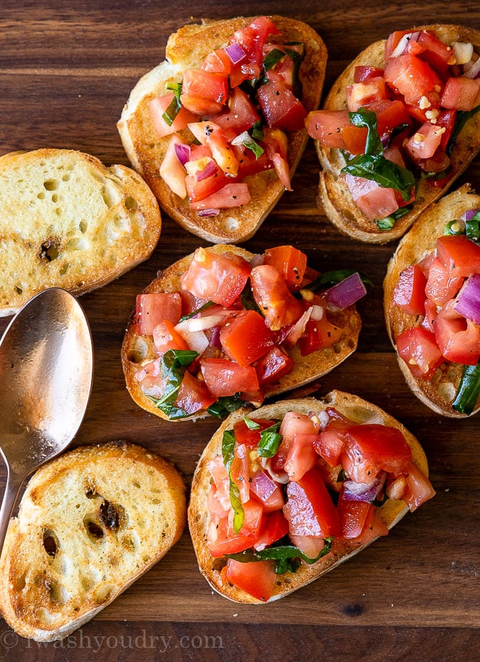 Salad Bruschetta: Easy Recipes and Tasty Toppings